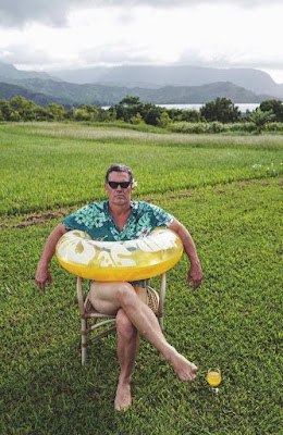 Witziges Sommer Bild Mann mit Schwimmreifen Freizeit mit Freude: Entspannung, pur Witziges Sommer Bild Mann mit Schwimmreifen Freizeit mit Freude: Entspannung, pur Freizeit, Lustige Predigt, Strand