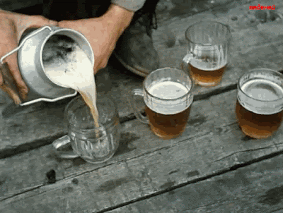 4 Bierglaeser aus Milchkanne gezapft Entspannug pur 1 Spassbilder Bier Besoffene Geschichte, Bier, Entspannung, Freizeit