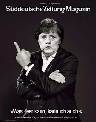 Angela Merkel zeigt in der Süddeutschen Zeitung Stinkefinger