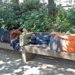 Auf Parkbank schlafen Wissenswertes zum lachen Alkohol, Besoffene Geschichte, Freizeit, Öffentlichkeit