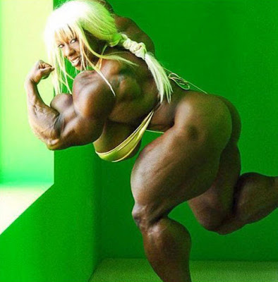 Bodybuilderin schwarz mit blonden Haaren Muskelkraft und Schenkelklopfer: Fitness mit Humor Muskeln, Tipps, Wissen zum lachen