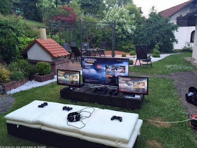 Computer im Garten Urlaub machen - Hoffentlich regnet es nicht