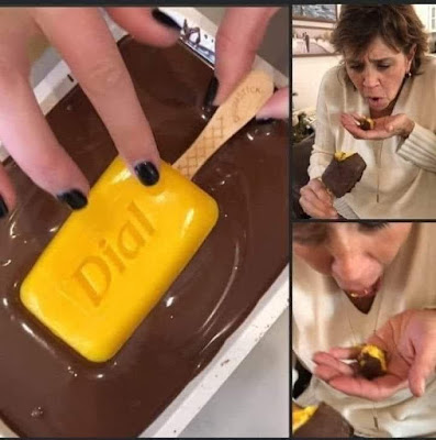 Ehefrau reinlegen - Seife mit Schokolade Streich