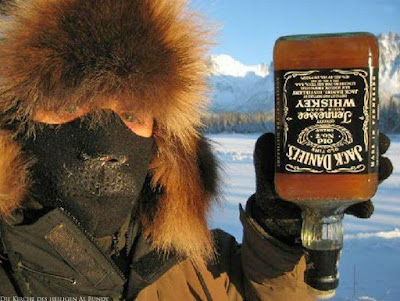 Lustige Bilder Whisky extrem kalt Alkohol eingefroren Spassbilder Männer Alkohol, Hygiene, Lustiges, Mann