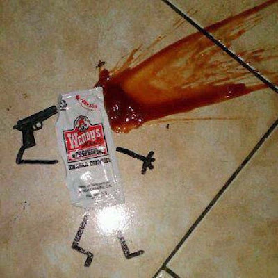 Lustige Bilder über Ketchup - Lebensmittel witzig Ketchup macht Schluss- Ketchup Tüte zertreten
