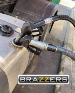 Lustige Bilder zum lachen Doppelbetankung LKW Spassbilder Lustige Bilder zum lachen Internet, Lustiges, Lustiges über das Leben