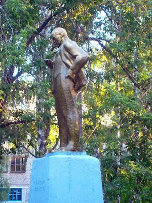 Statue - Lenin mit Handy