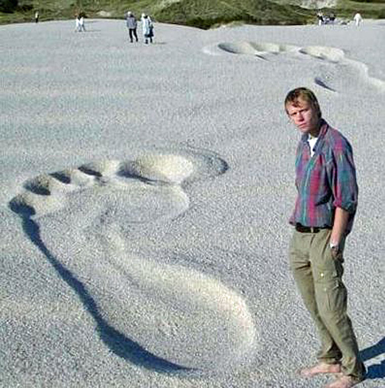 Mann am Strand - Fußabdruck Täuschungsbilder 