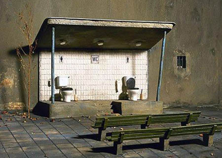 Klo Theater kuriose Dinge auf der Erde - Toilette mit Zuschauern