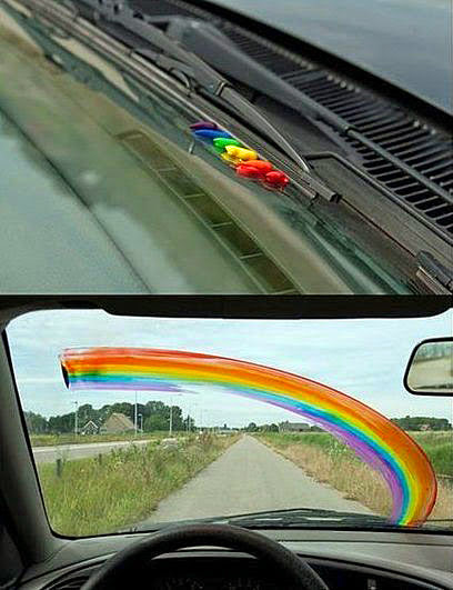 Auto Bilder Regenbogen auf Autoscheibe