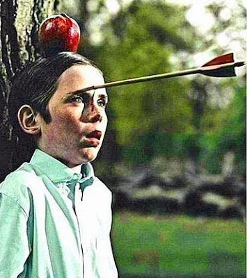 Wilhelm Tell Apfel vom Kopf schießen - dumme Fotos